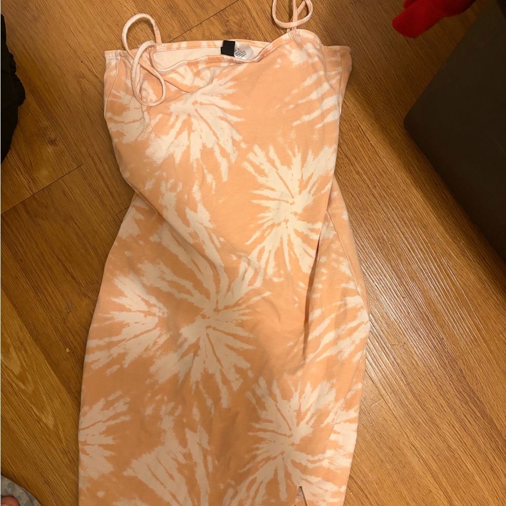 Divided Peach and White Tie-Dye Midi Dress